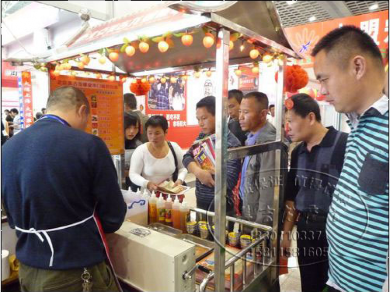 美吉龍旋轉(zhuǎn)薯塔機品牌效果展示