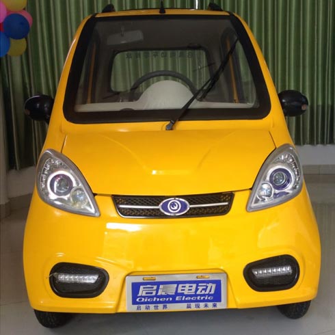啟晨四輪電動車產品-黃色全封閉四輪電動車